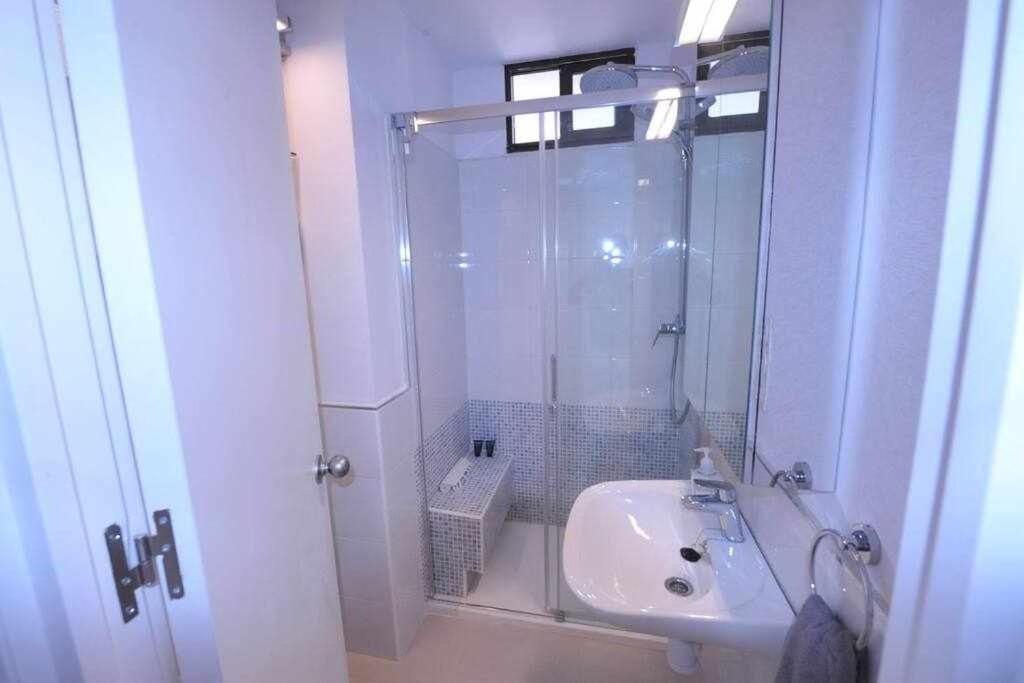 Atico Apartamento Loft Playa Victoria Кадис Екстериор снимка
