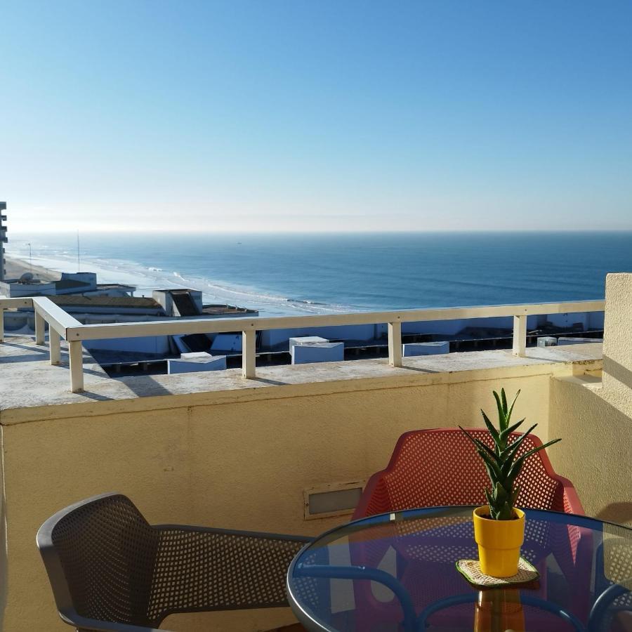 Atico Apartamento Loft Playa Victoria Кадис Екстериор снимка